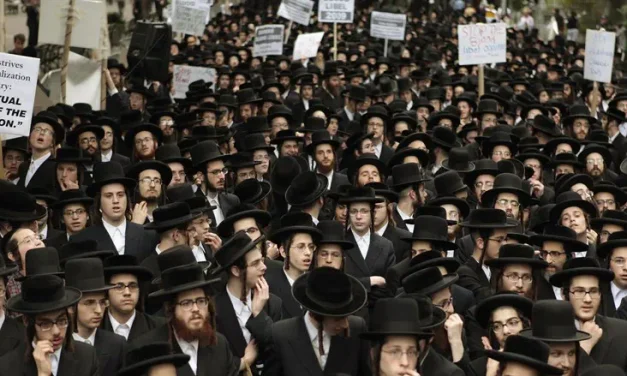 Satmar teacher faces deportation after tearing down Israeli flag