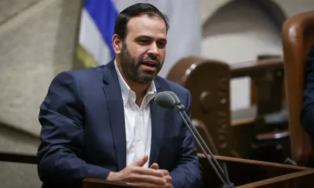 Shas lawmaker demands Jewish teachers for Jewish school