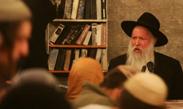Rabbi Ginsburgh’s surprising response to screen addiction