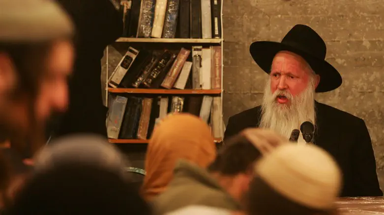 Rabbi Ginsburgh’s surprising response to screen addiction