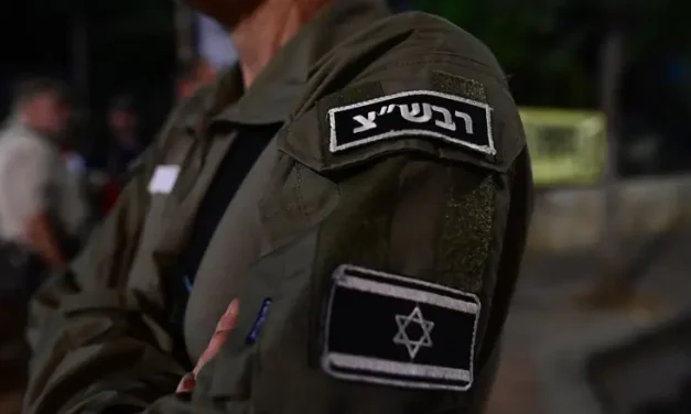 Samaria security officials arrested in pre-dawn raid