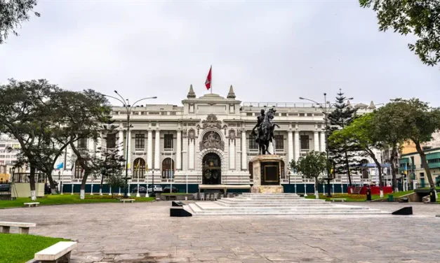 Hitler Mussolini wins Peru election