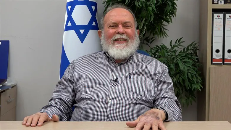 Rabbi Sadan clarifies: ‘I’m not telling anyone who to vote for’