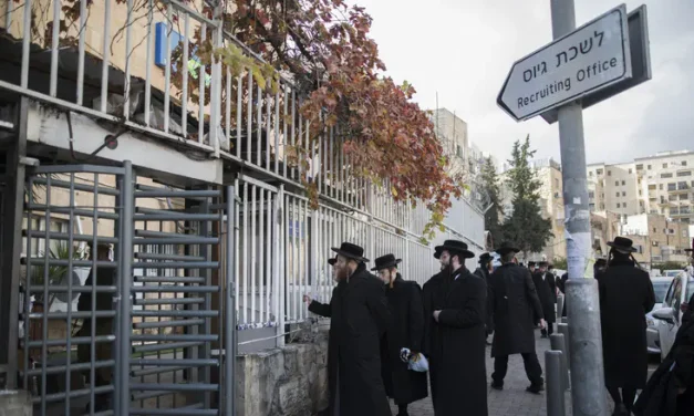 Government delays revoking benefits for haredi draft dodgers