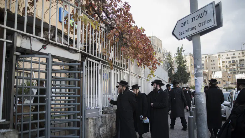 Government delays revoking benefits for haredi draft dodgers