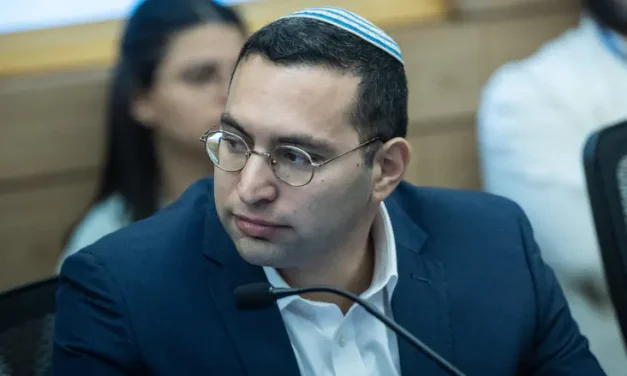 Baby son born to Negev and Galilee Minister
