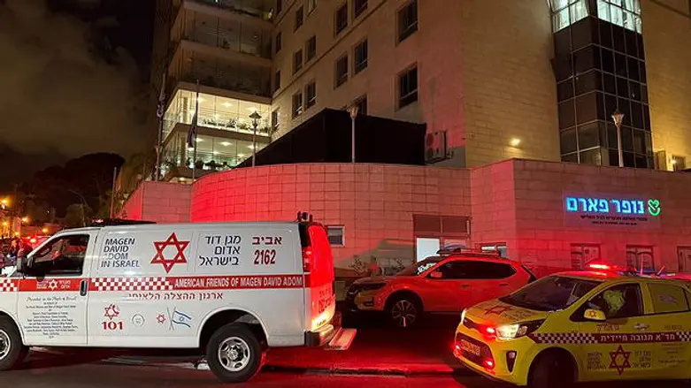 Smoking near oxygen suspected in Bnei Brak nursing home fire