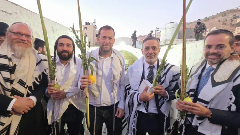 Joseph’s Tomb: Thanksgiving prayers for the Flydubai miracle