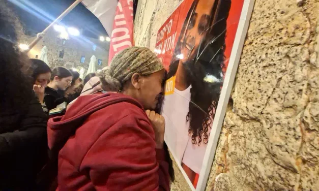 949 days: Hymanut’s mother prays for her return at Western Wall