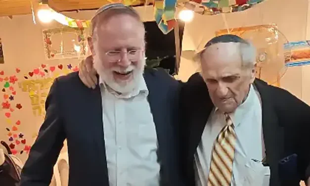 99-year-old Auschwitz survivor dances with Jerusalem yeshiva dean: We see eternity