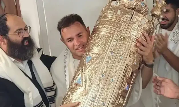 Flydubai doctor says prayer of thanks