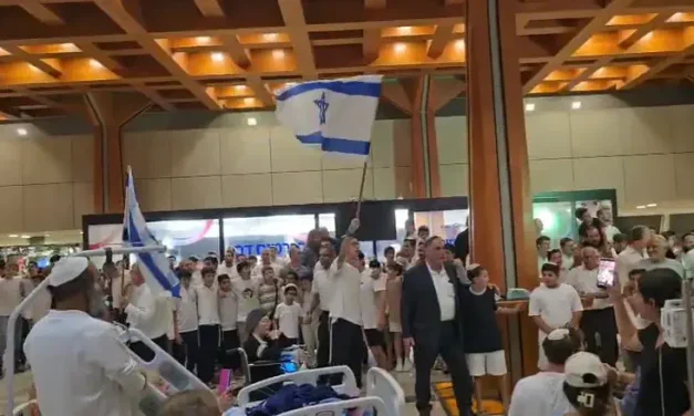 Moving: Yeshiva students sing and pray in Sheba hospital