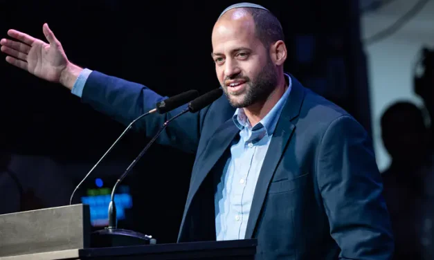 A blow to Winter: Davidi Ben-Zion quits Amcha Yisrael party