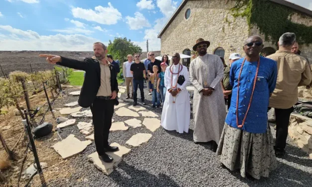 Royal visit to Binyamin: King of the Warri Kingdom of Nigeria visits the Land of the Bible