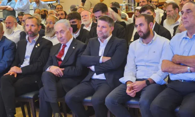 Netanyahu meets with hundreds of rabbis ahead of elections