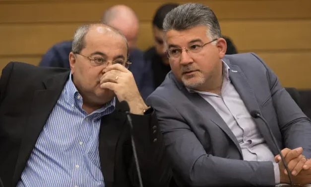 Joint List offers to back any government that ousts Netanyahu