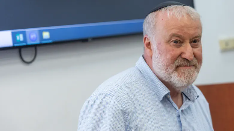 Former AG admits police acted without approval in Netanyahu probe