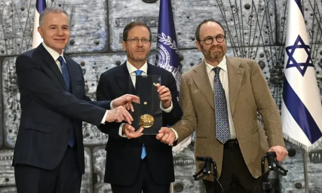 President Herzog awards Presidential Medal of Honor to Israel Bonds
