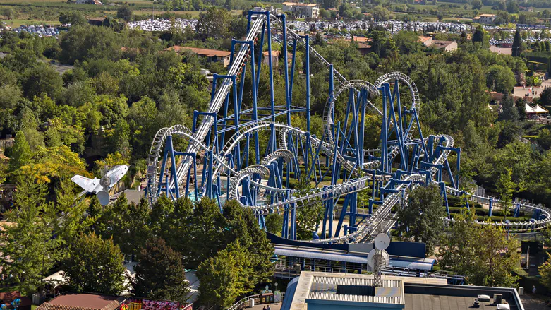 One dead in roller coaster incident at Six Flags in Georgia