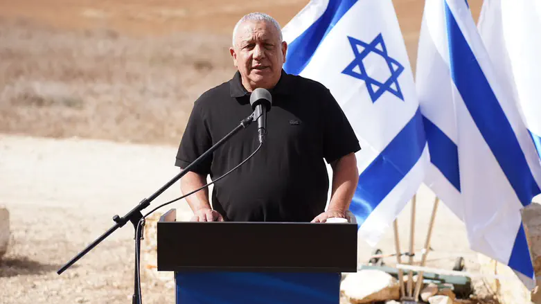 Eisenkot vows to destroy Hamas within 18 months of becoming PM