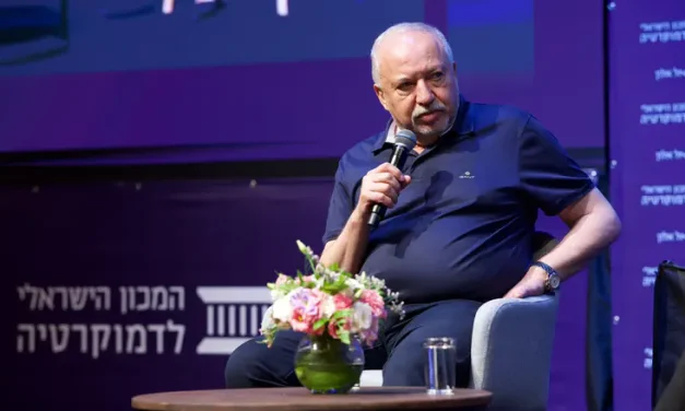 Liberman draws red line: No Netanyahu, no minority government