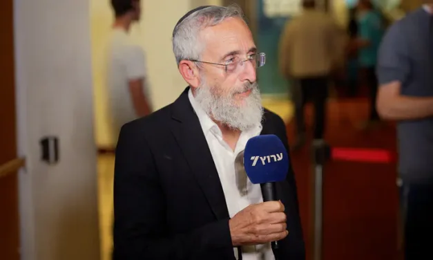 Rabbi Fendel: ‘As rabbis, it is our duty to talk politics’