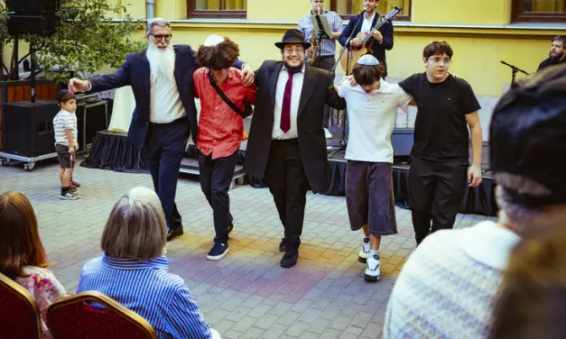 Jewish revival in Budapest: Synagogue reopens as a Jewish home run entirely by teenagers