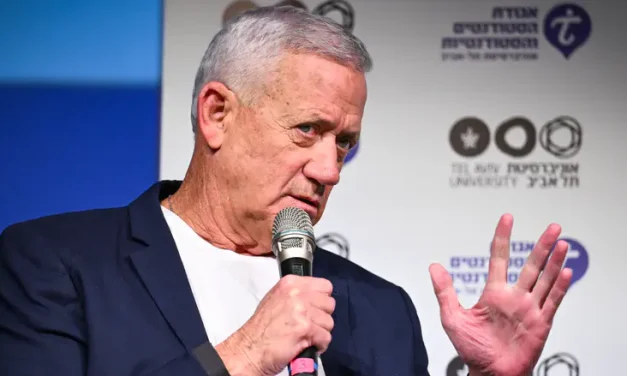 Political bombshell: Benny Gantz withdraws from election race