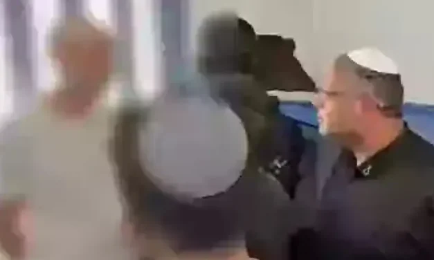Ben-Gvir erupts at convicted prison guard exploiter