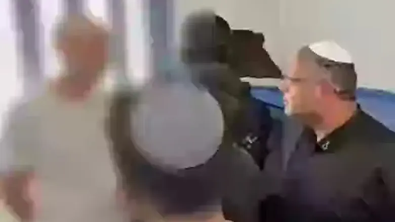 Ben-Gvir erupts at convicted prison guard exploiter