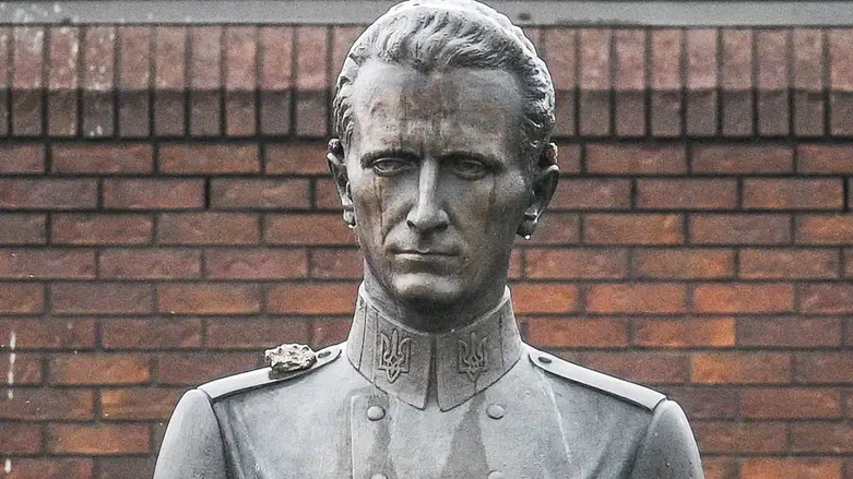Journalist admits vandalizing Nazi collaborator monuments in Canada