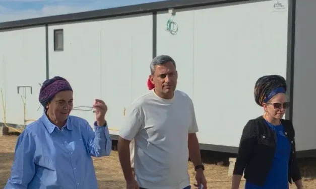 Sderot mayor asks for new neighborhood at Gaza Pioneers site