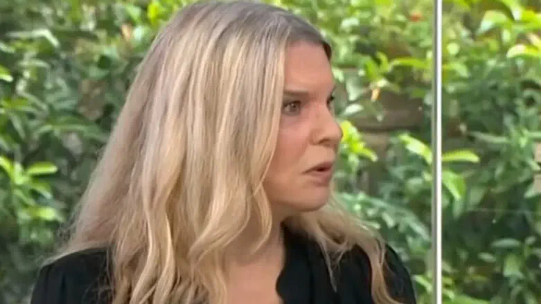 “I thought we were on commercialS”: Actress caught off guard during live broadcast