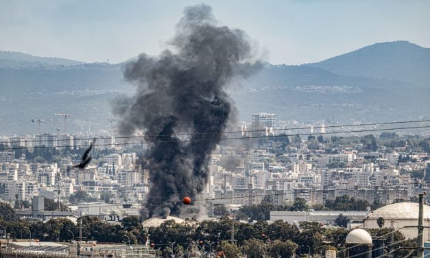 Haifa mayor demands parties commit to shutting down city’s petrochemical industry by 2029
