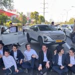 Haredi anti-draft protesters block Highway 4 in both directions near Yavne Interchange