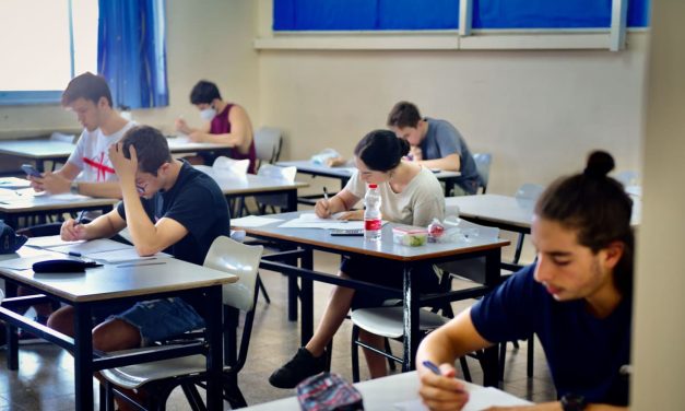 Parents’ jobs linked more strongly than education to teens’ PISA scores, study finds