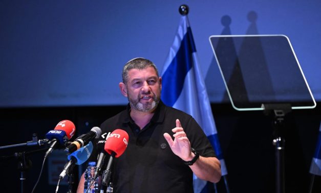 Benny Gantz’s exit from Knesset race could help Ofer Winter cross electoral threshold