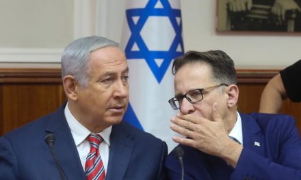 Eisenkot demands decision on Netanyahu aide’s alleged record alteration