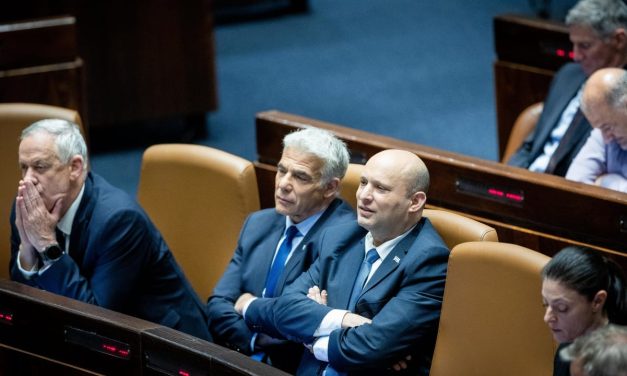 Right ‘sounds alarm’ over Gantz withdrawal as left consolidates ahead of elections