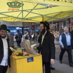 Less than a day after stabbing attack, Chabad man returns to wrapping tefillin in Manhattan