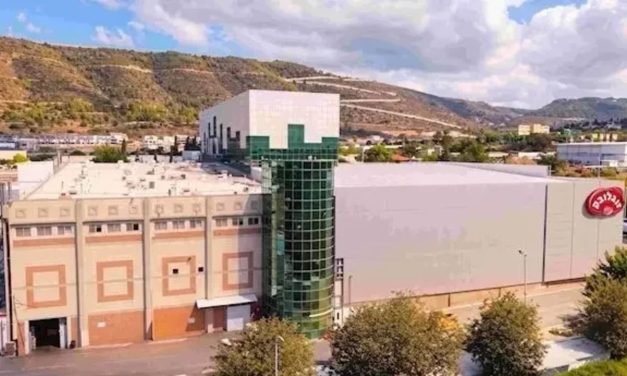 Close to the border: The factory that can continue operating even under fire