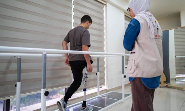 Getting prosthetic limbs from Jordan, Gazan teen amputees cling to their hopes