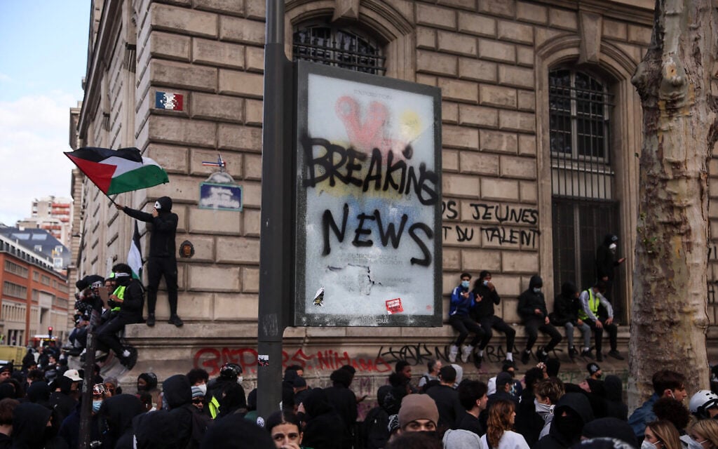 Netanyahu blames French unrest on ‘invasion of extremist Islam’; France set to deploy troops