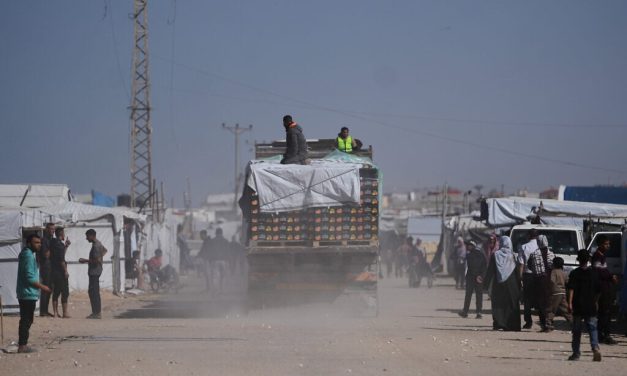 Israel to resume entry of private-sector goods to Gaza; 5 reportedly killed in Strip