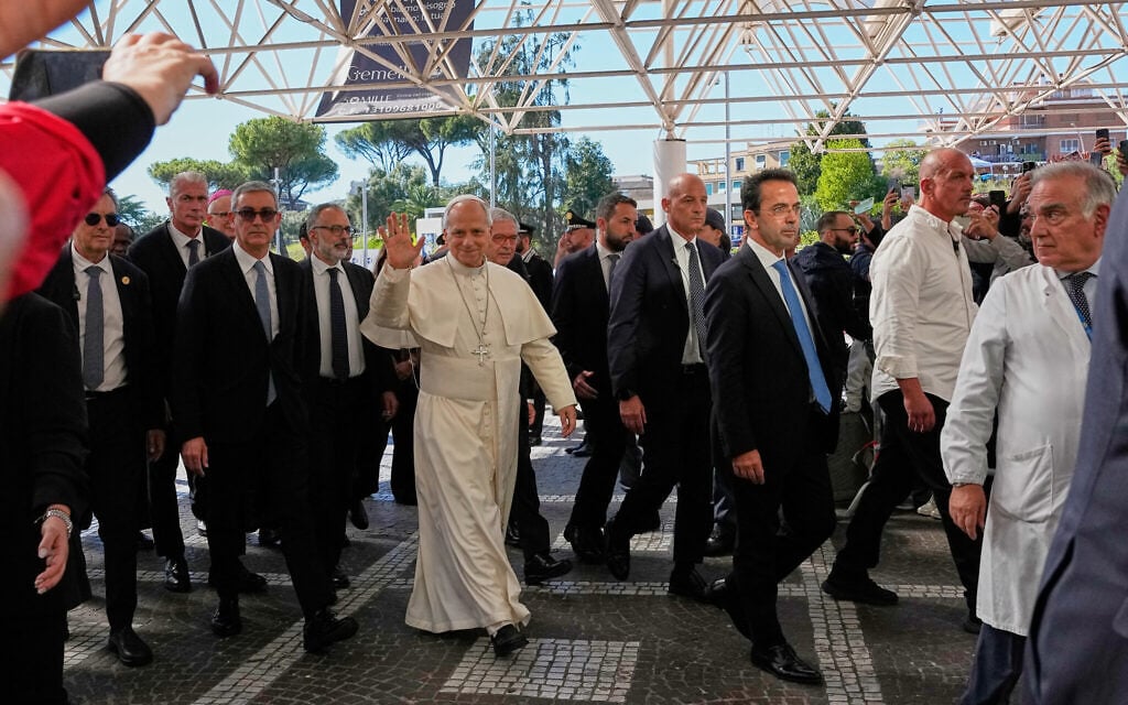 Surgery confirms Pope Leo has lung cancer, part of right lung’s lower lobe removed