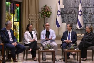 Former hostage Omri Miran recounts 738 days in Gaza as ‘Salon Otef’ launches nationwide