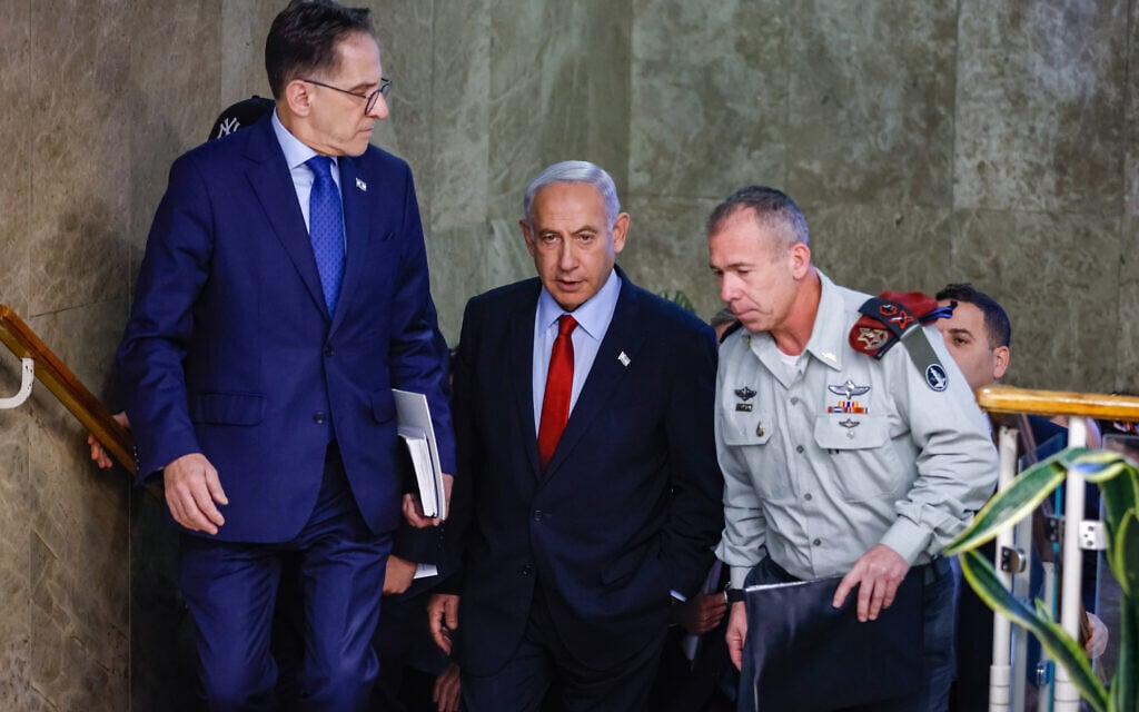 Reports of unheeded Oct. 7 warnings may be tenuous, but still are dangerous for Netanyahu
