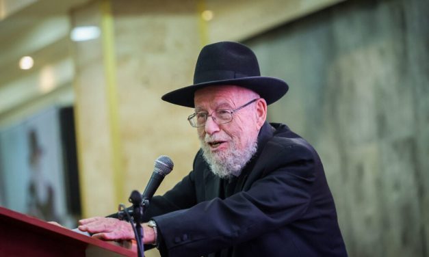 Police examine complaint against rabbi’s ruling letting Jews harvest on Palestinian land