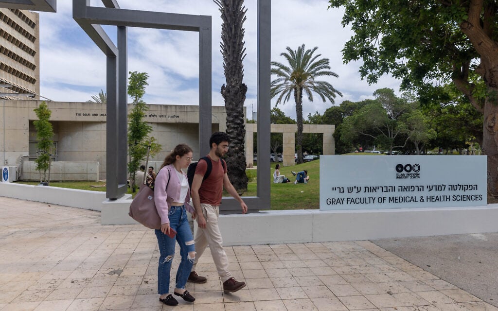 Academic conferences draw Israeli expats home just days before election