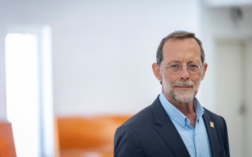 Feiglin calls for Ben Gurion Airport, public broadcaster to shut down on Shabbat